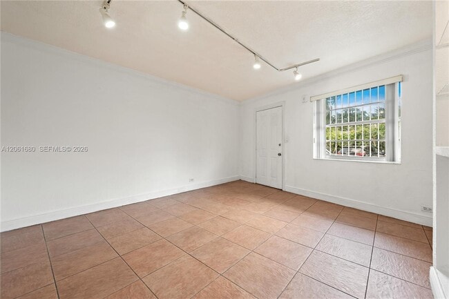 Photo - 1610 NW N River Dr Unit 110