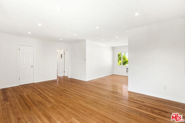 Building Photo - 1235 N Harper Ave Unit 16 Rental