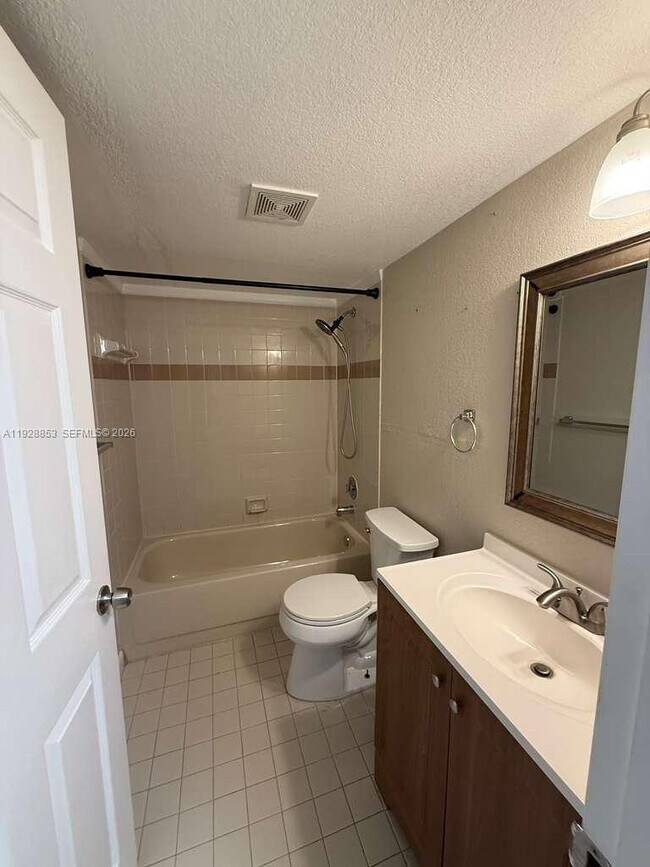 Photo - 1416 Meadows Cir W Unit 1416