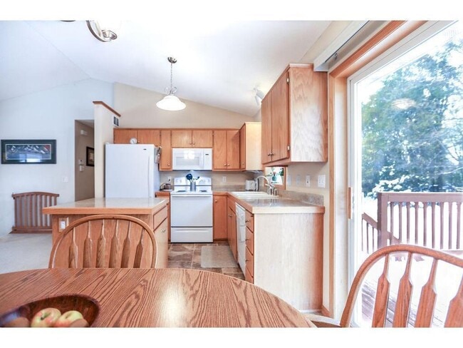 Photo - 11186 Woods Edge Ave