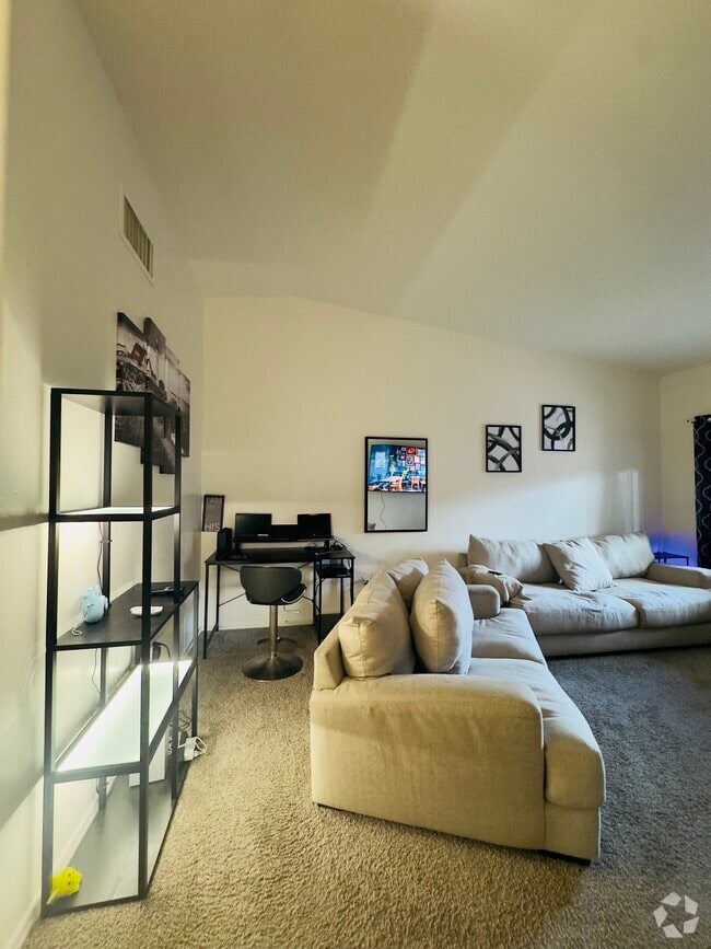 Building Photo - 8981 E Golf Links Rd Rental