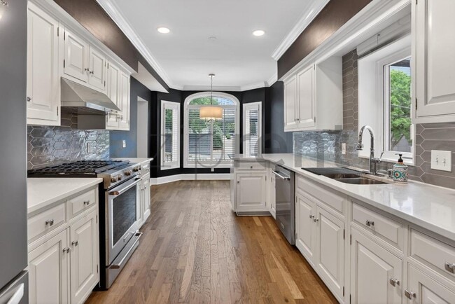 Photo - 3638 Peachtree Rd NE