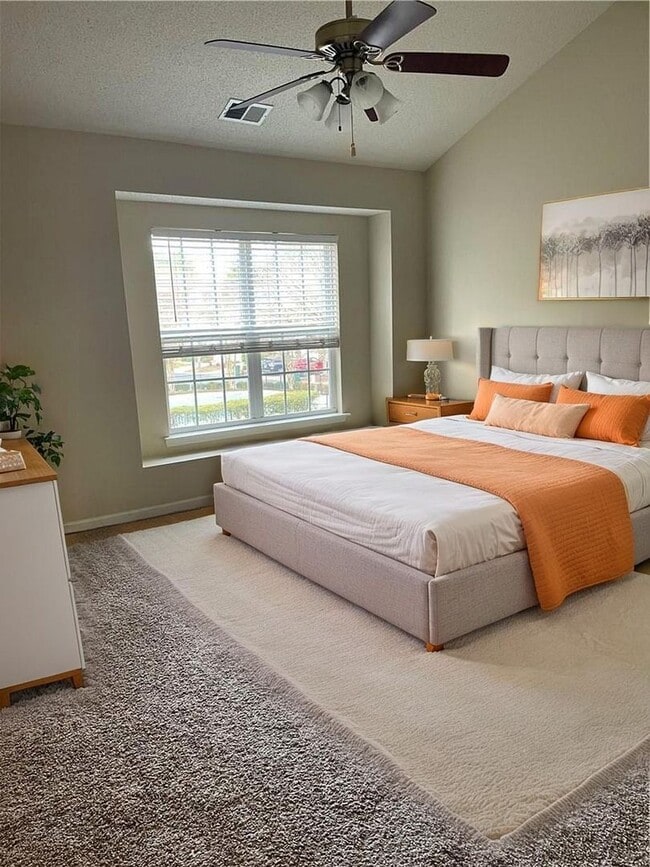 Building Photo - Beautiful Townhome in Ballantyne