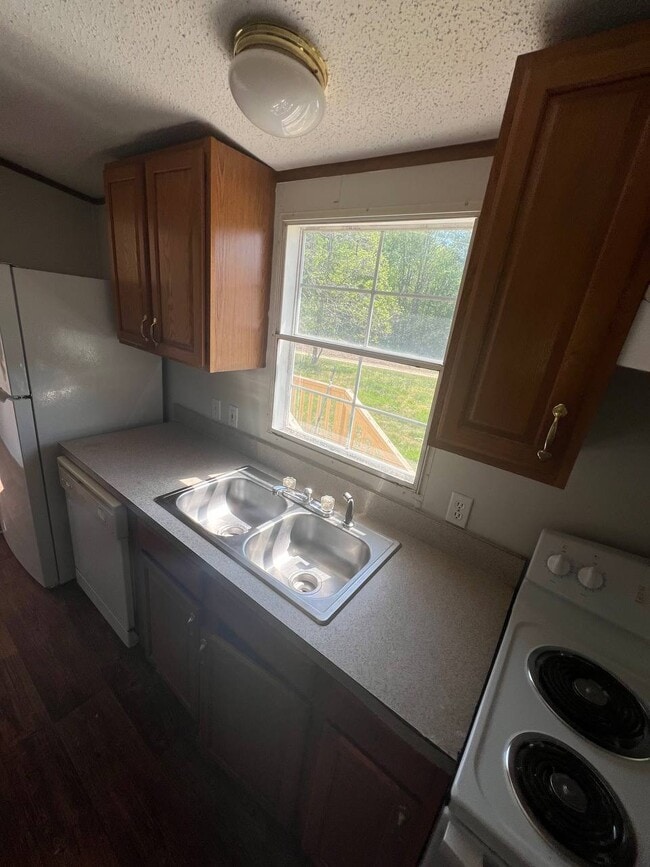 Photo - 128 Reginald Russell Rd