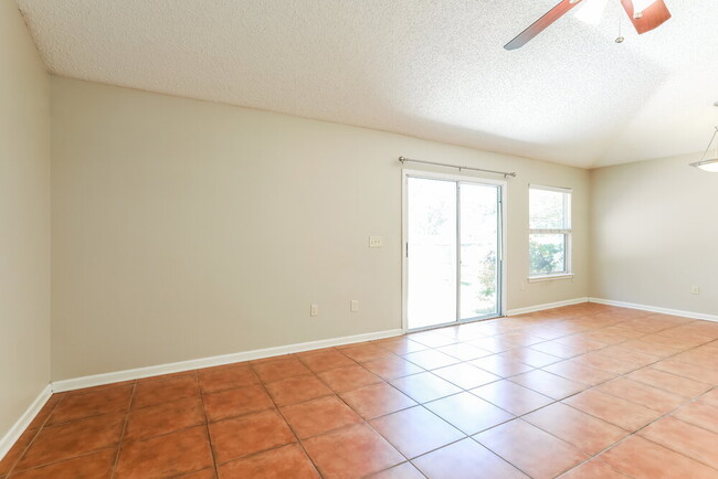 Photo - 8073 Leafcrest Dr