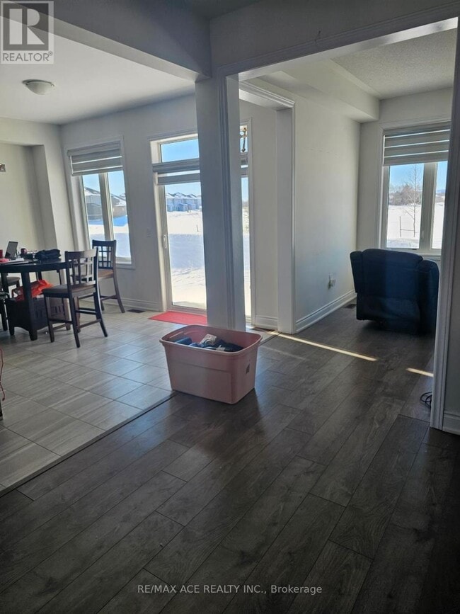 Photo - 37 Union Blvd