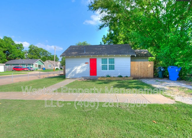 Building Photo - 630 E Comanche St