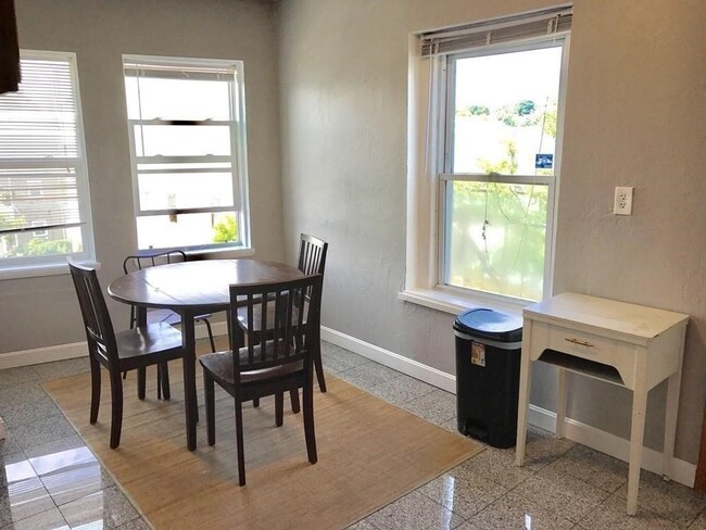 Photo - 2 Saxton St Apartment Unit 2