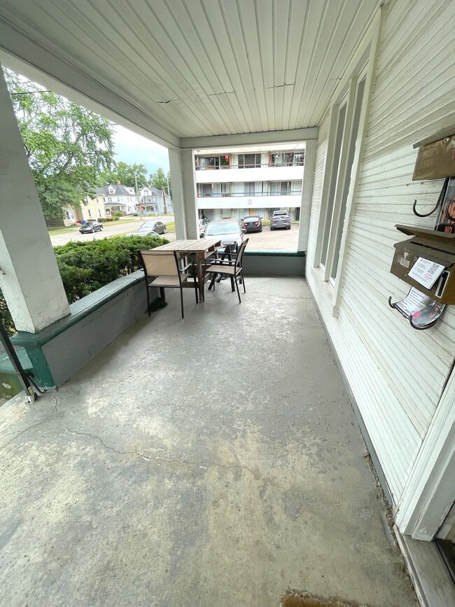 Photo - 211 Ballard St Unit #1