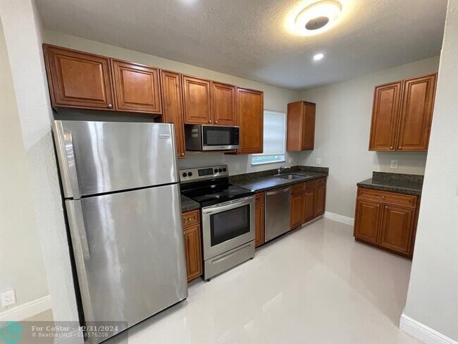 Photo - 1625 NW 12th Ct