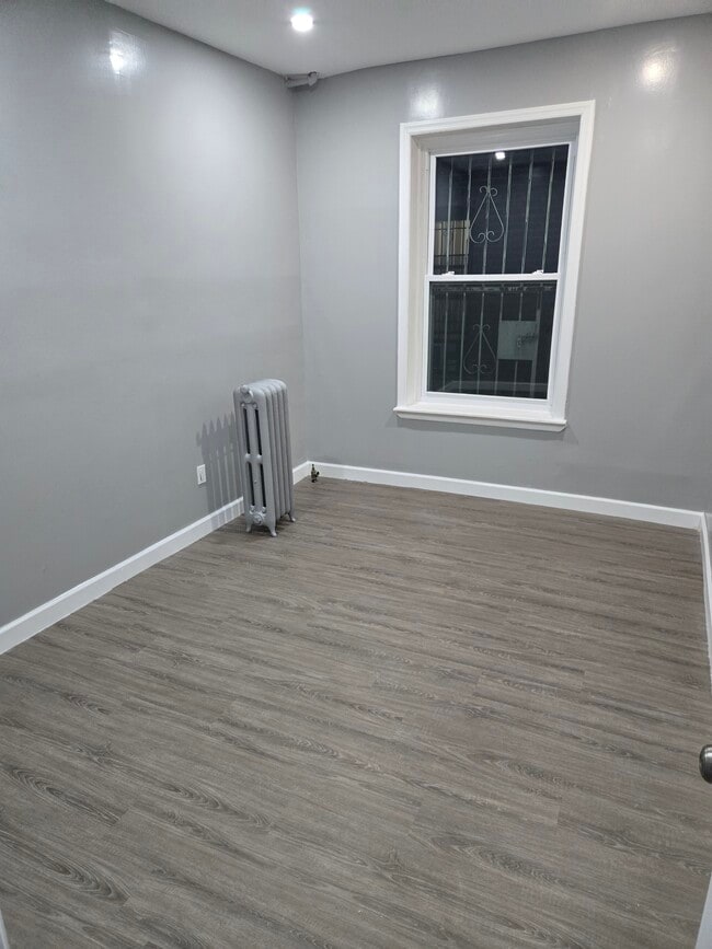 521 Hegeman Ave Unit 2