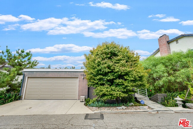 Photo - 13563 Contour Dr