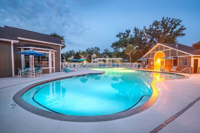Pool Area - Olympus Fenwick