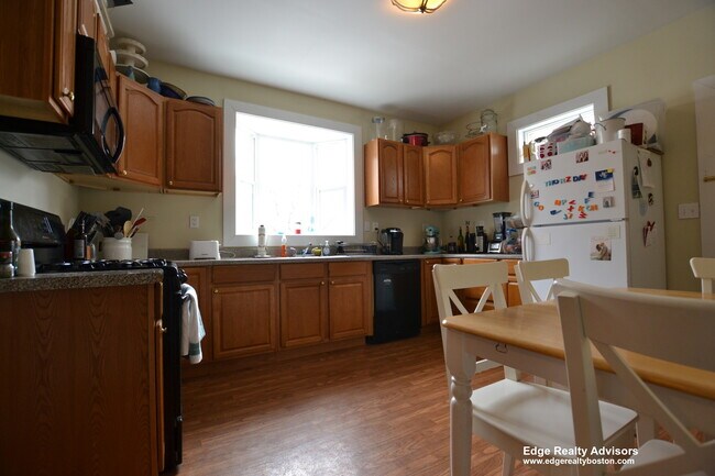 Photo - 78 Surrey St