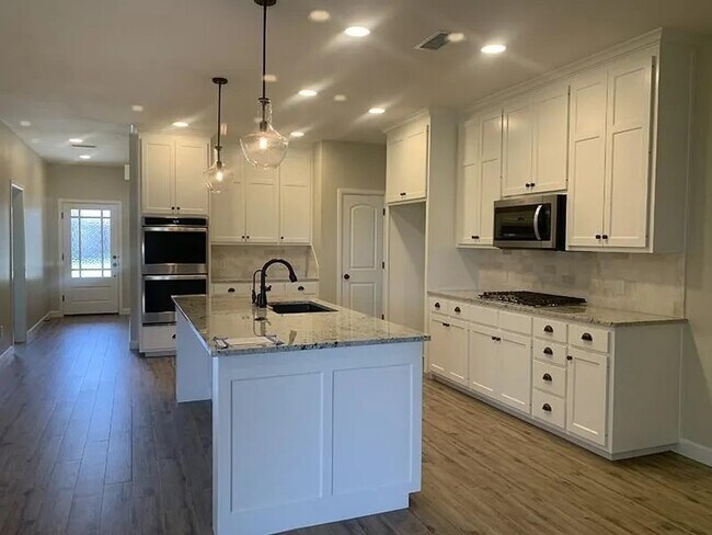 Photo - 1301 Logan Creek Rd