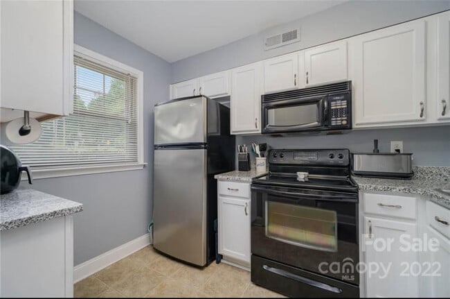Photo - 1201 Green Oaks Ln Unidad L