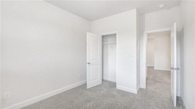 Photo - 1274 Ainsworth Alley