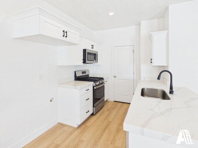 Photo - Brand New 3 Bedroom Townhome for Rent – Salem, Utah