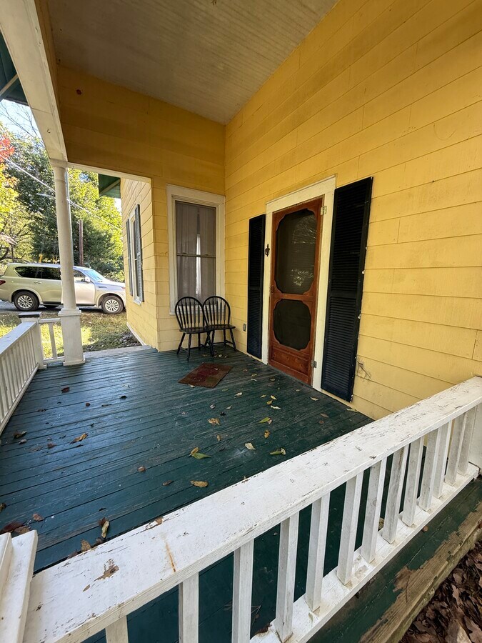 Photo - 420 Thompson St