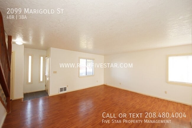 Photo - 2099 Marigold St