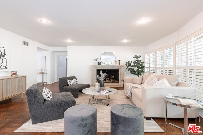 Photo - 2559 Hutton Dr