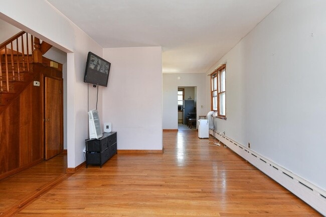 Photo - 241 Maple St