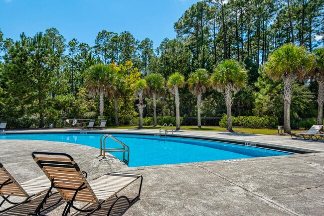 118 Date Palm Ln