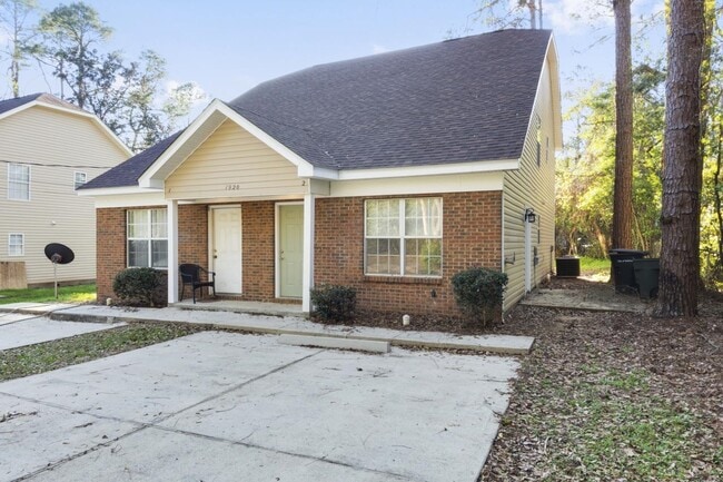 Photo - 1920 Trimble Rd