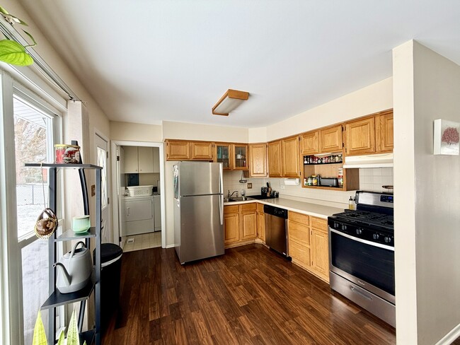 Photo - 635 Morton St