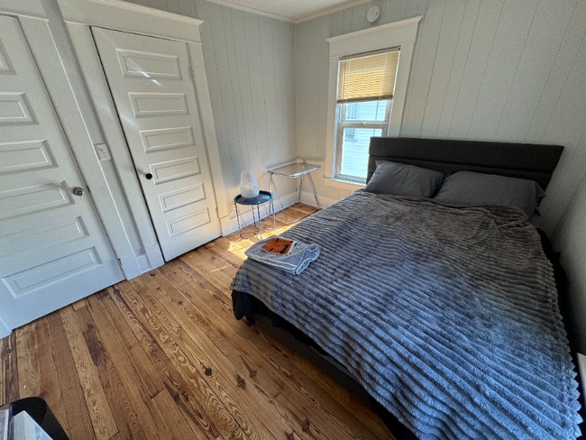 Photo - 1532 Hamilton Ave NW