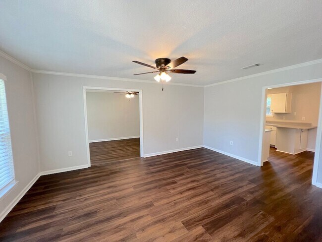 Photo - 3 BED | 2 BATH | SCREENED IN SUNROOM | SOUTHSIDE/VERNONBURG
