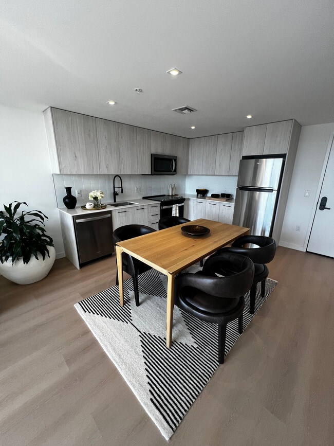 Building Photo - 140 NW 30th St Unit A1 Rental