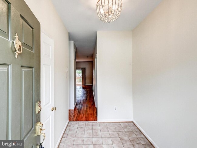 Building Photo - 29 Tenby Ct