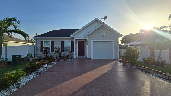 Photo - 1832 SW Cameo Blvd