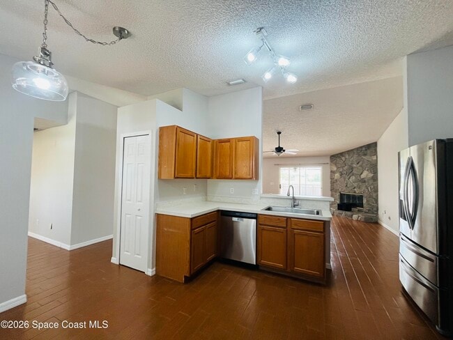 Photo - 829 Honeysuckle Dr