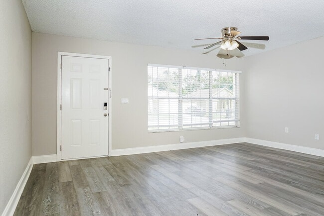 Photo - 1616 27th Ave E