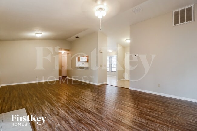 Photo - 1907 Landside Dr