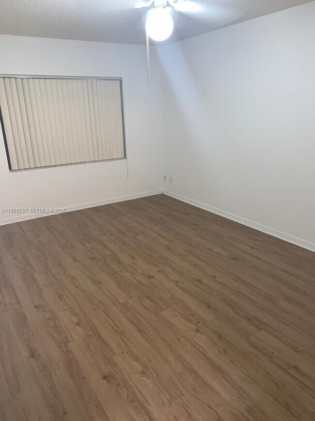 Photo - 8290 Lake Dr Unit 505