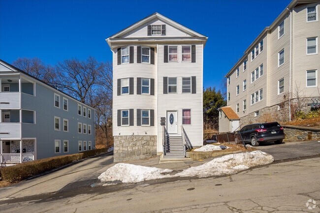 Building Photo - 17 Fifth Ave Unit 2 Rental