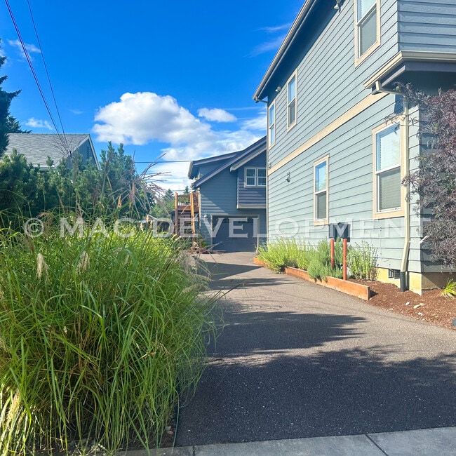 Photo - 9105 NE Sacramento St Unit A