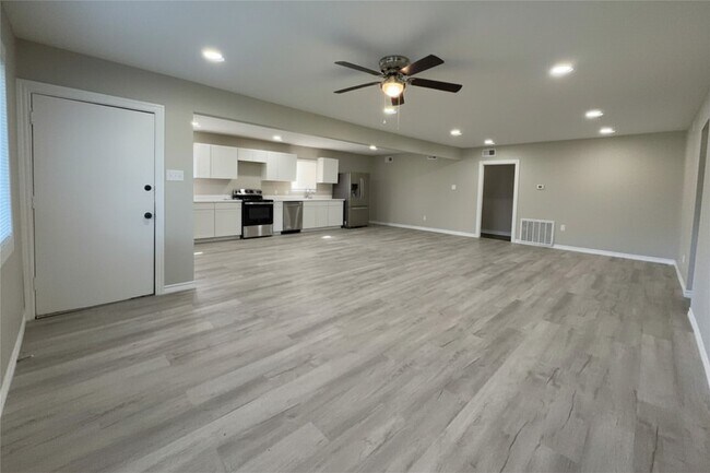 Photo - 2214 5th Ave N
