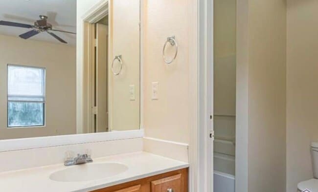 Photo - 373 Community College Dr