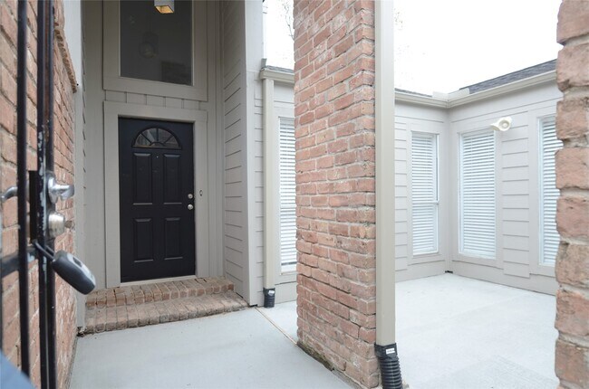 Photo - 2023 Woodland Springs St