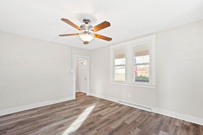 Photo - Stunning 3 bedroom home in Ambridge available August 1!