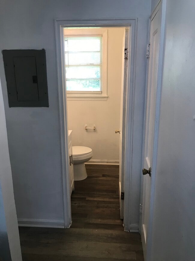 Photo - 1221 Ferndale Ln