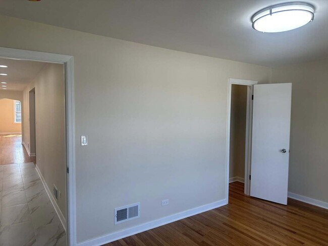 Photo - 10508 S Claremont Ave Unidad 2