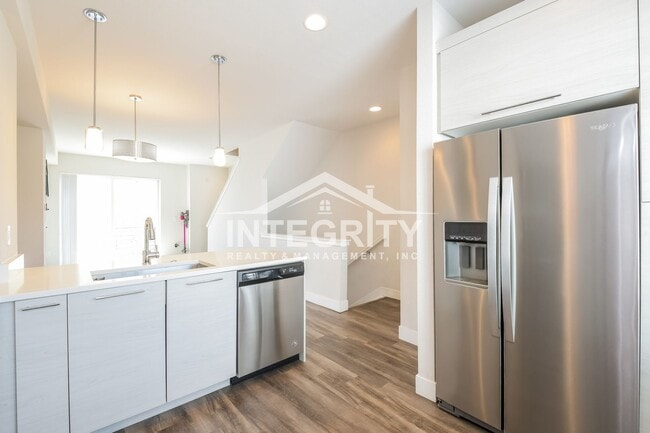 Photo - 5557 W 10th Ave