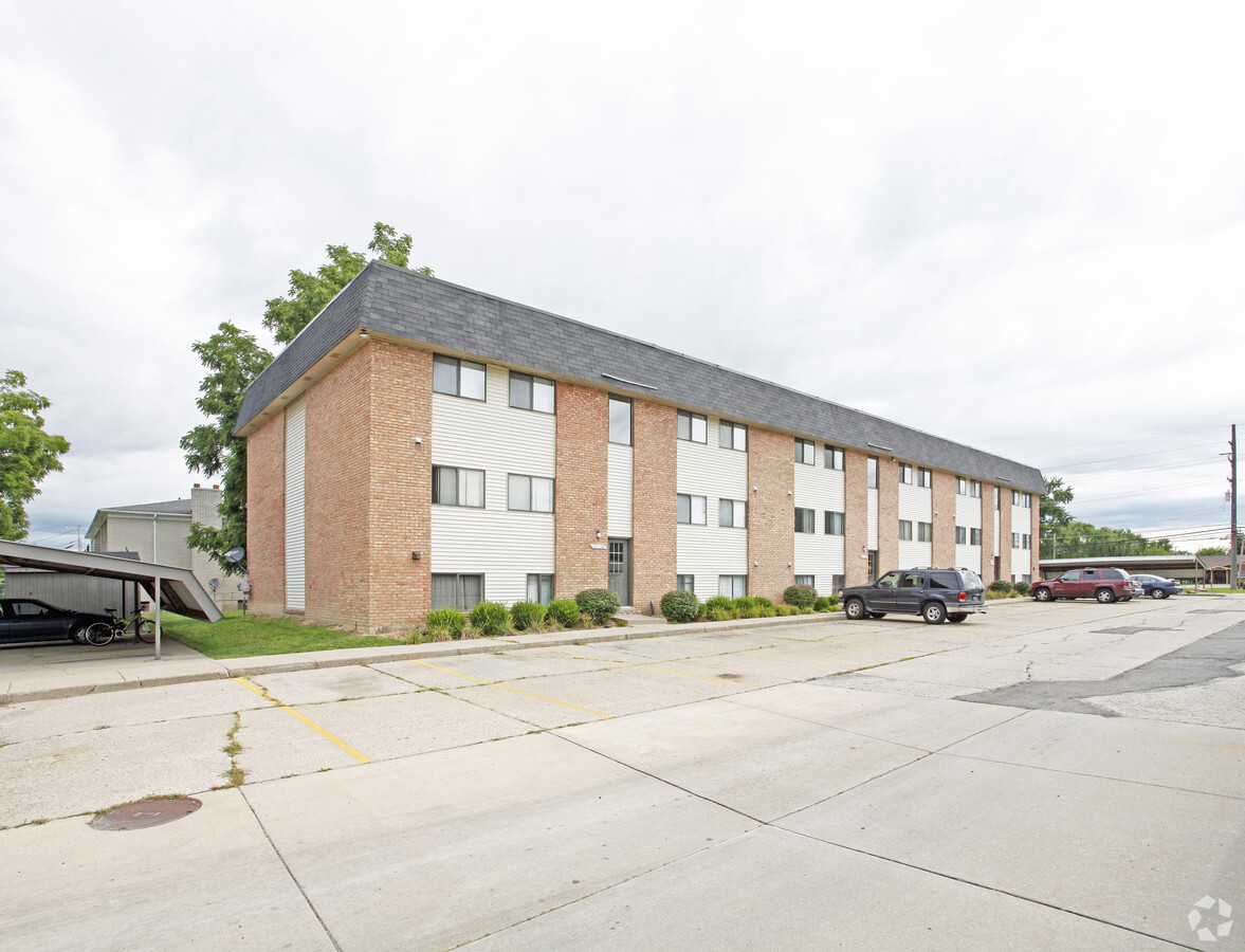 Pine Creek Village - Pine Creek Village Apartments