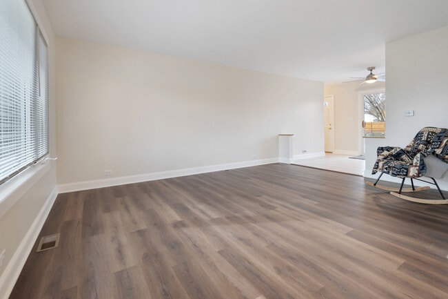 Photo - 198 Shadywood Ln