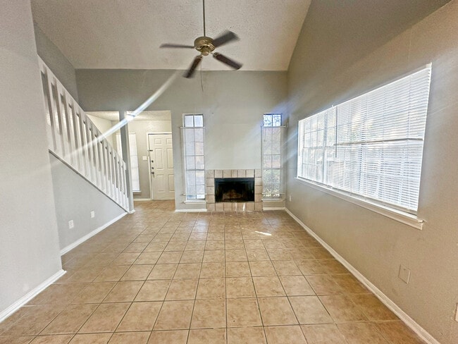 Photo - 7508 Oak Chase